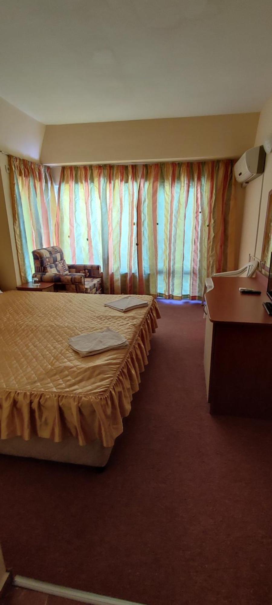 Family Hotel Mimosa Tsarevo Bagian luar foto
