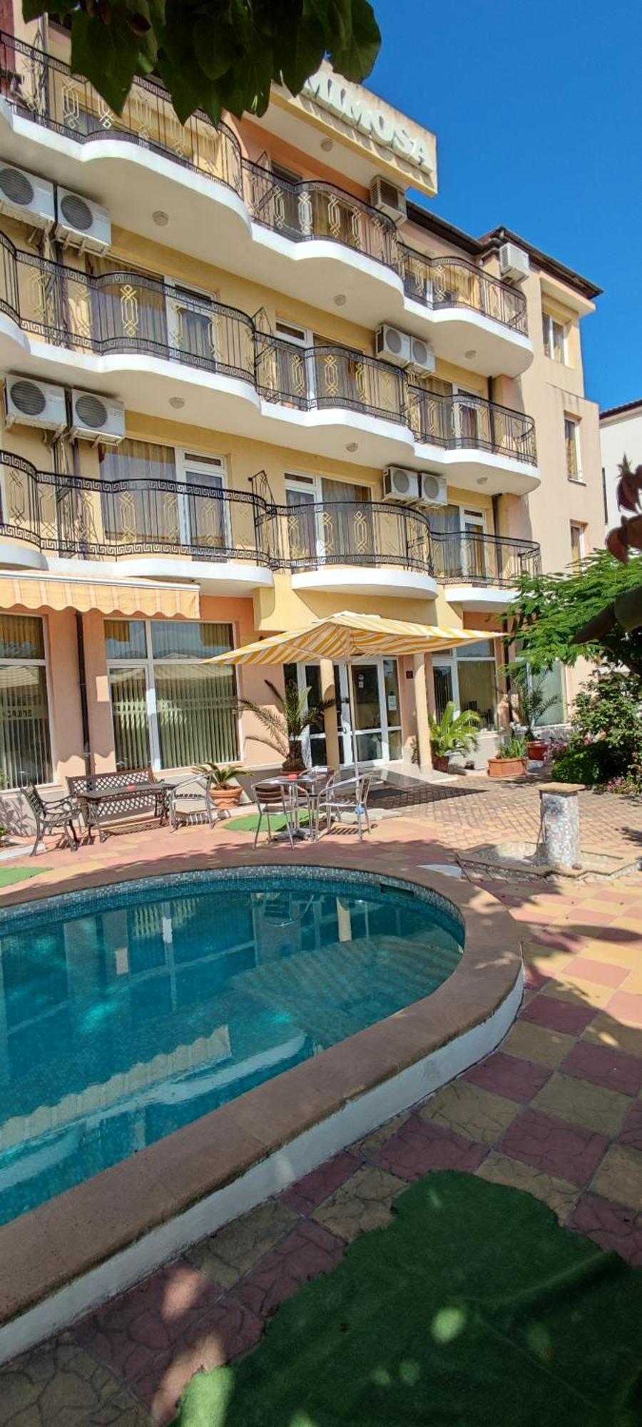 Family Hotel Mimosa Tsarevo Bagian luar foto