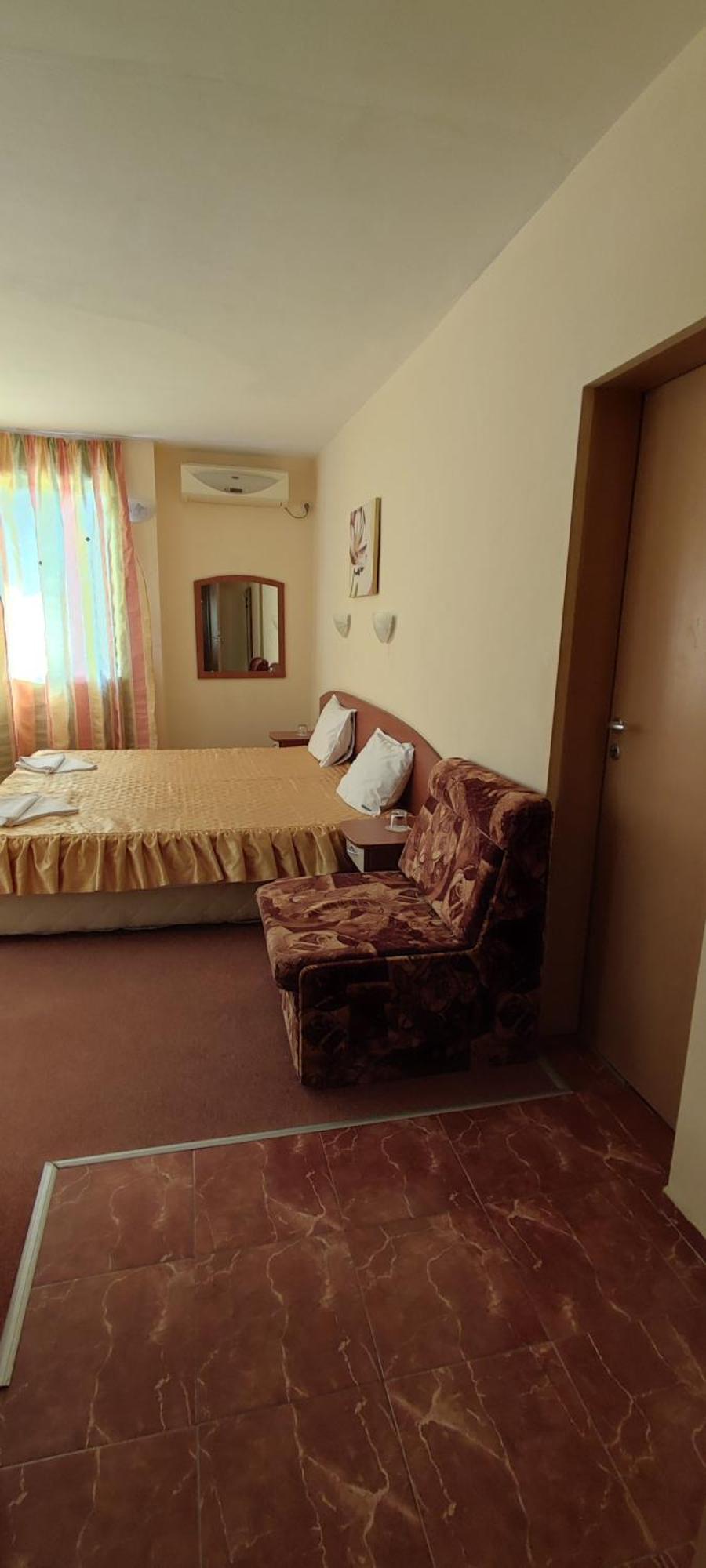 Family Hotel Mimosa Tsarevo Bagian luar foto