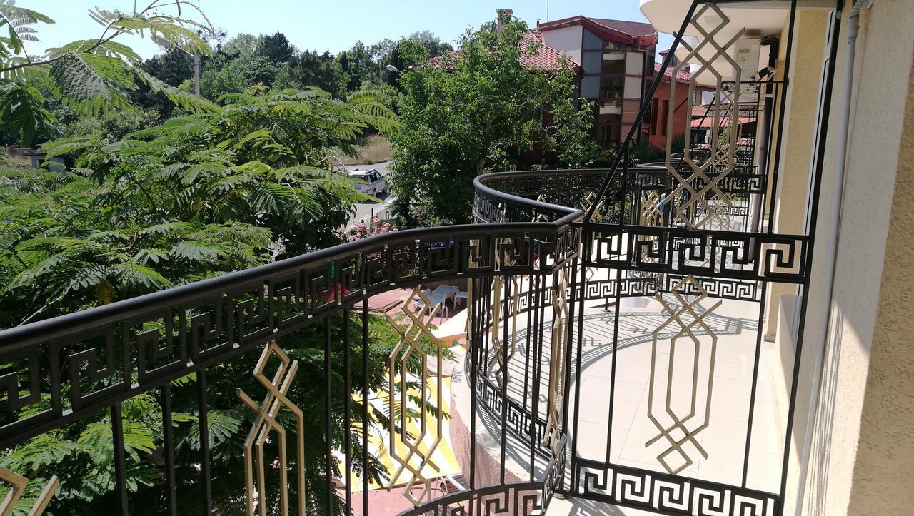 Family Hotel Mimosa Tsarevo Bagian luar foto
