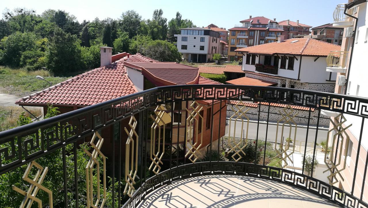 Family Hotel Mimosa Tsarevo Bagian luar foto